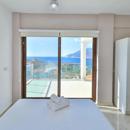 Blue Sea View Peninsula