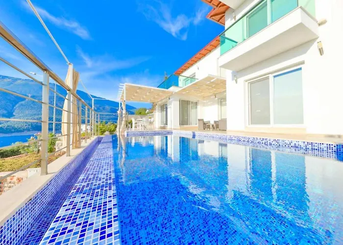 Blue Sea View Peninsula