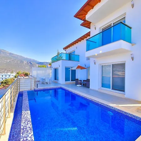 Blue Sea View Peninsula Villa *