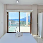 Blue Sea View Peninsula