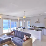 Blue Sea View Peninsula